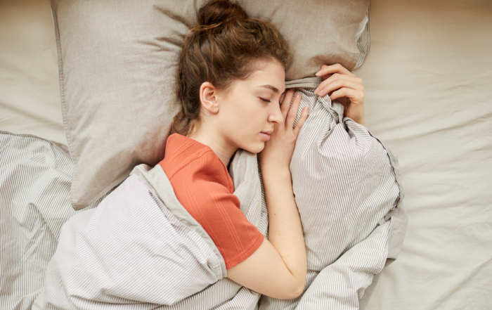 tips hoe je krullen mooi houdt met slapen