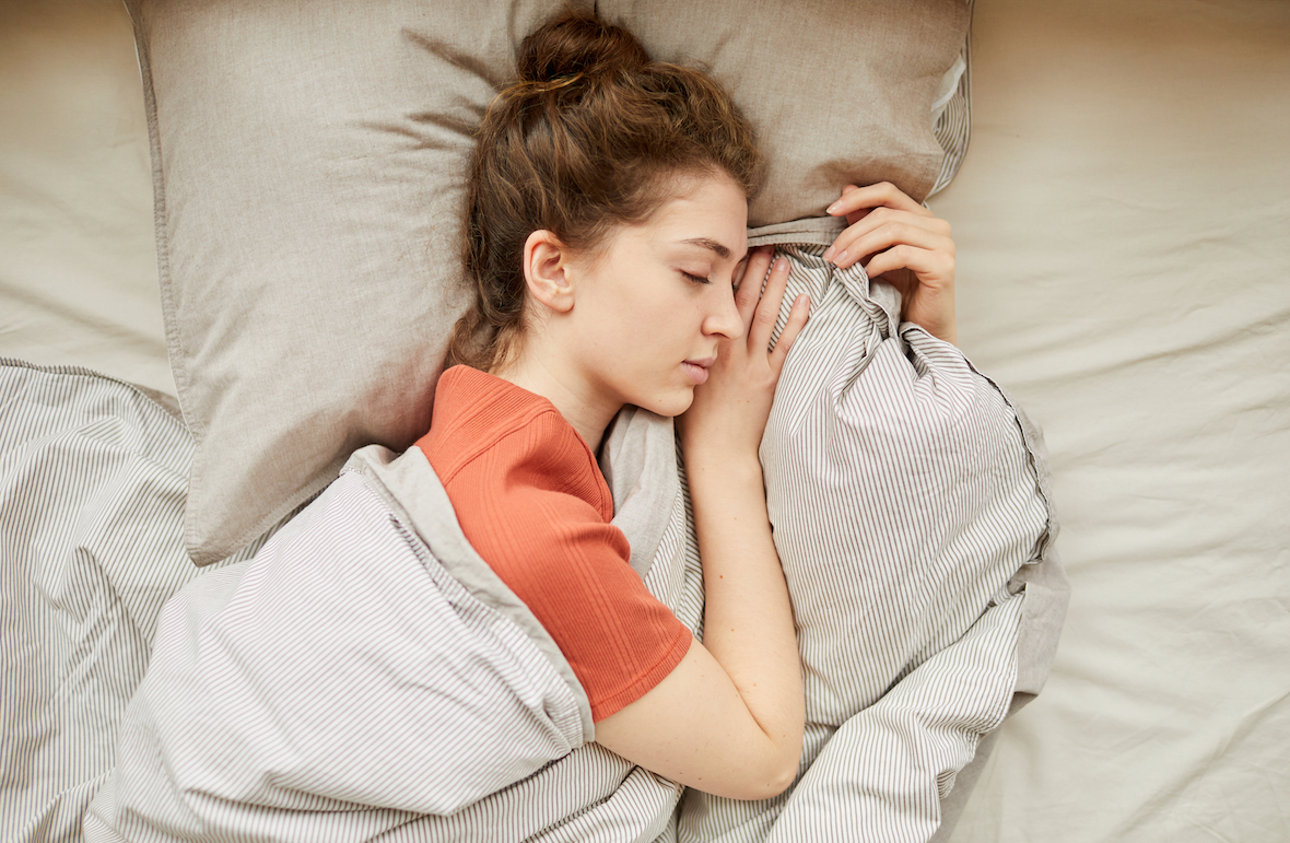 tips hoe je krullen mooi houdt met slapen